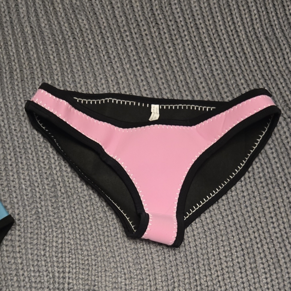 Neoprene Colorblock Bikini Set - Picture 5 of 6